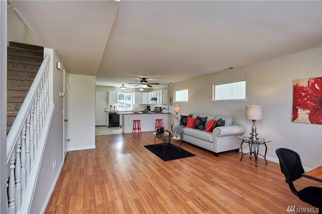 1005 East Broad Street Bremerton, WA 98310 - Photo 11 of 23 Gallery Image 11