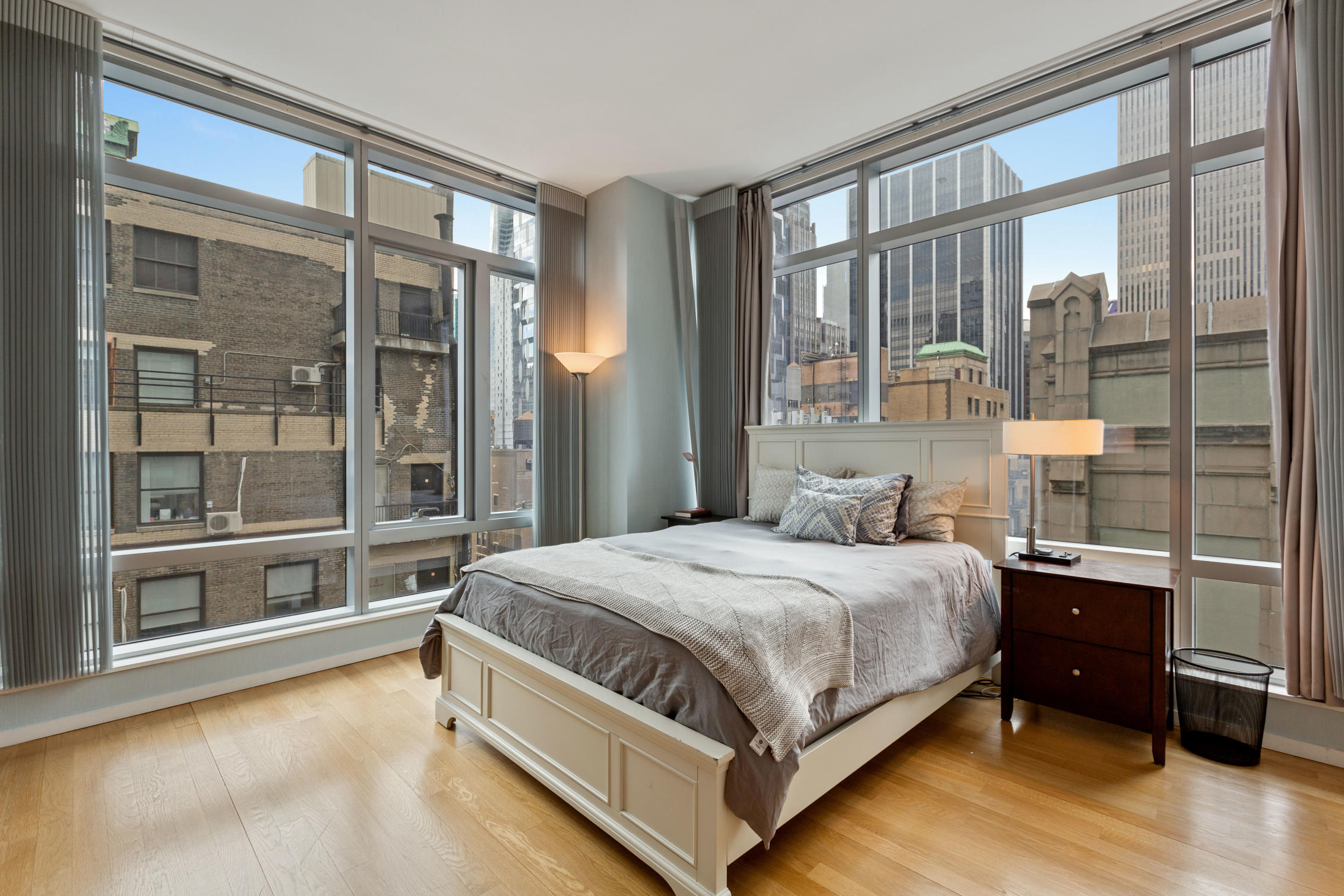 18 West 48th Street, Unit 19E Manhattan, NY 10036 - Photo 4 of 14