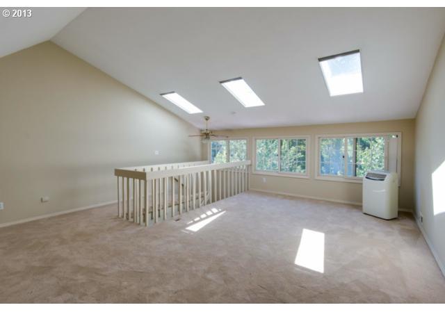 1720 South Radcliffe Road Portland, OR 97219 - Photo 5 of 16 Gallery Image 5