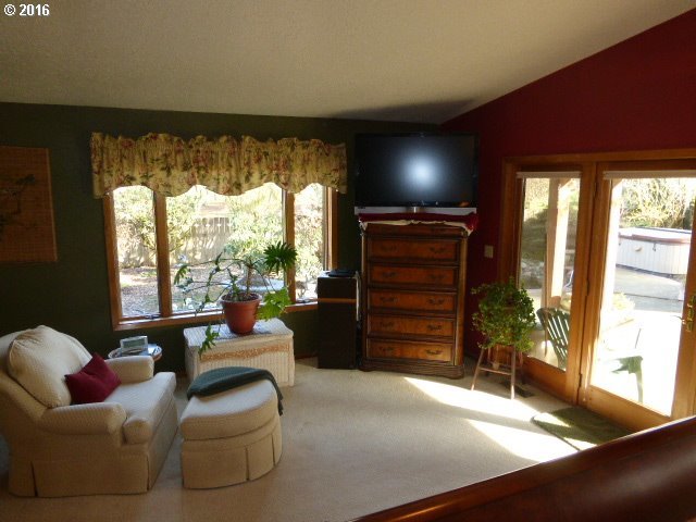 8298 River Road Northeast Keizer, OR 97303 - Photo 9 of 28 Gallery Image 9