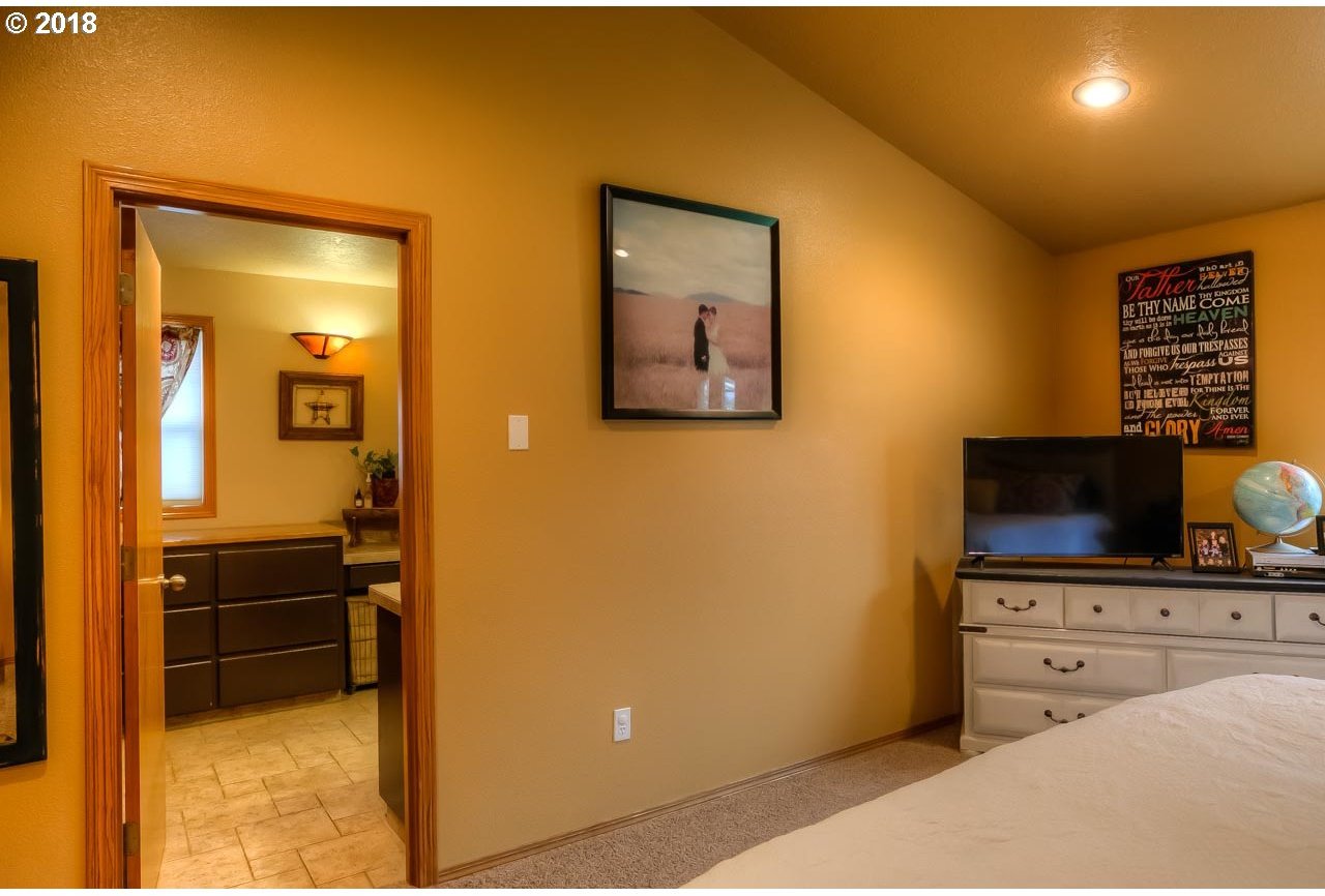 11631 Steinkamp Road Southeast Aumsville, OR 97325 - Photo 14 of 31 Gallery Image 14