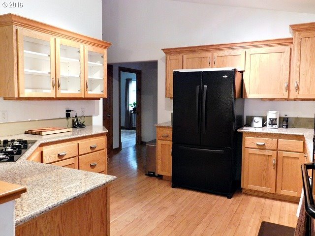 2641 Doerner Road Roseburg, OR 97471 - Photo 8 of 27