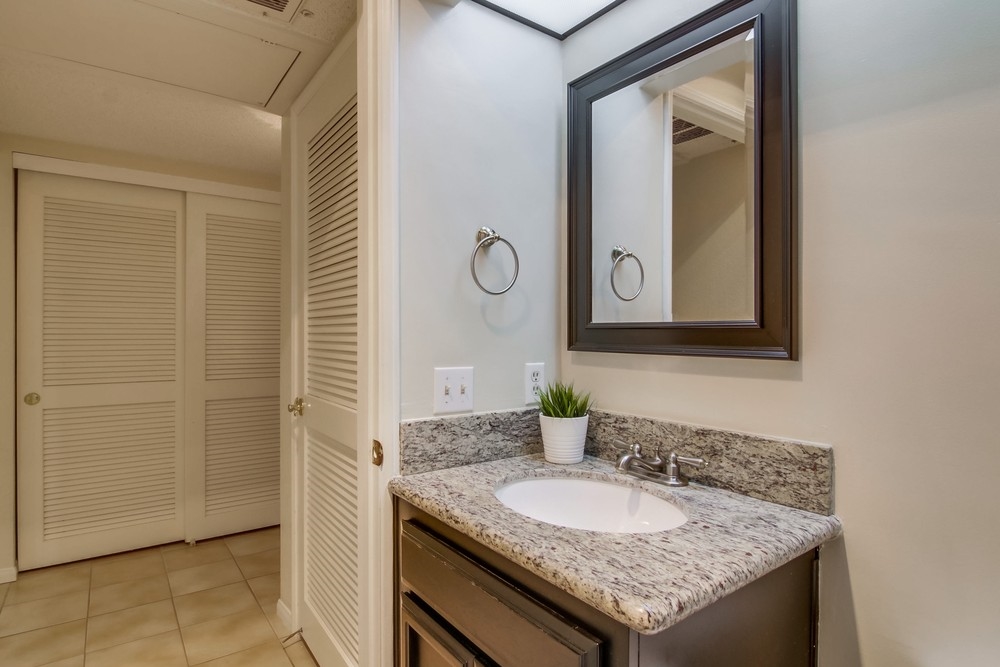 5665 Friars Road, Unit 203 San Diego, CA 92110 - Photo 18 of 25