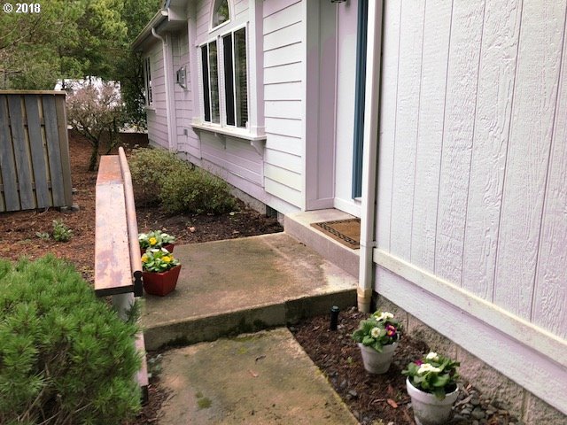 402 Sherwood Loop Florence, OR 97439 - Photo 24 of 32