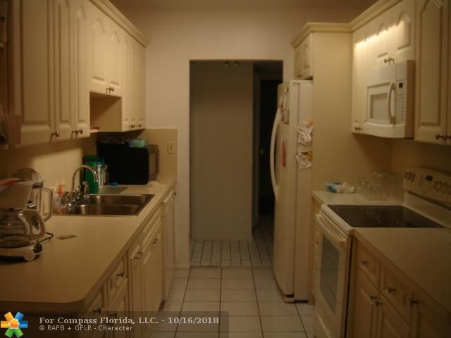 5904 Cedar Circle Tamarac, FL 33319 - Photo 5 of 11