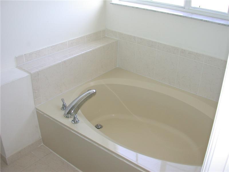 21056 Southwest 89th Place Miami, FL 33189 - Photo 10 of 16