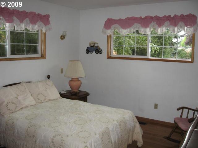 2298 North Boones Ferry Road Woodburn, OR 97071 - Photo 6 of 15 Gallery Image 6