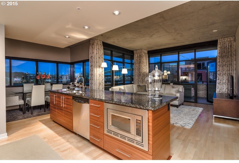 1830 Northwest Riverscape Street, Unit 302 Portland, OR 97209 - Photo 8 of 22 Gallery Image 8