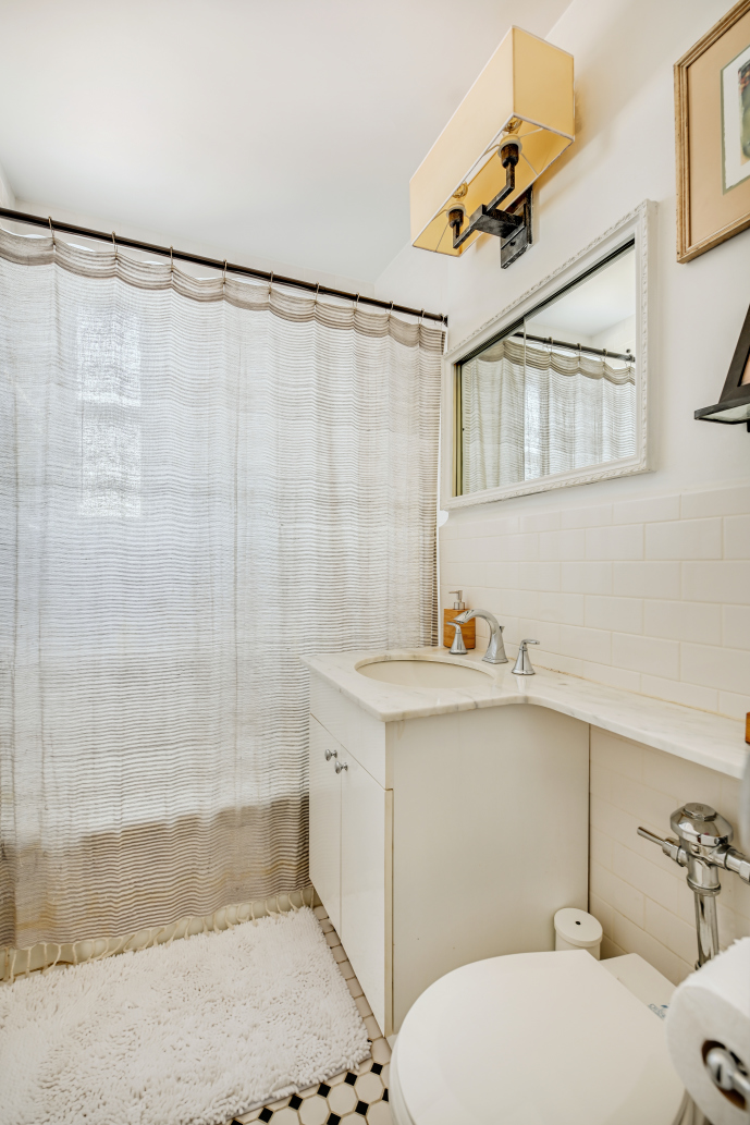 221 McDonald Avenue, Unit 3B Brooklyn, NY 11218 - Photo 8 of 10