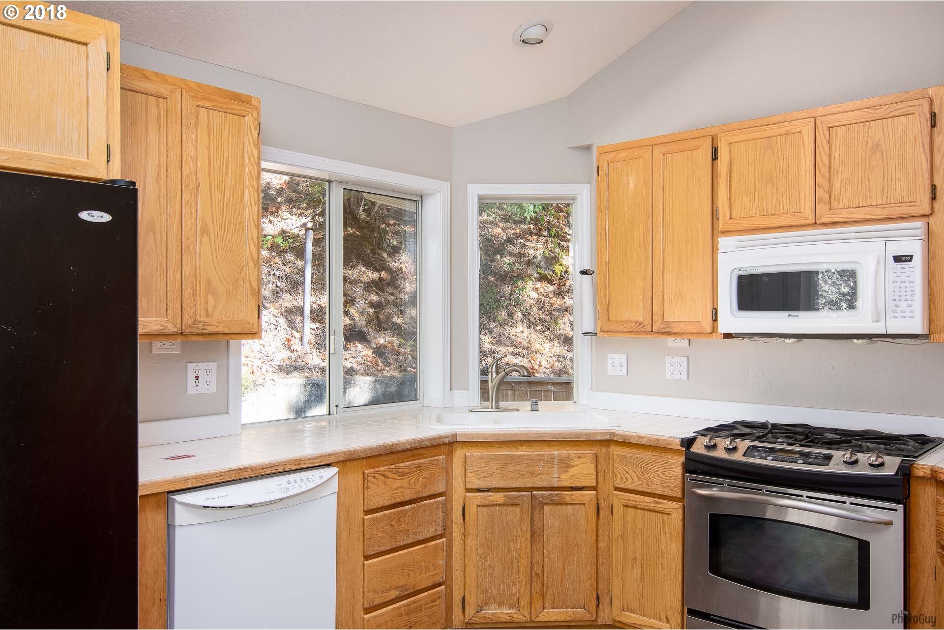 720 Brookside Drive Eugene, OR 97405 - Photo 16 of 31