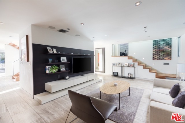 1514 Rising Glen Road Los Angeles, CA 90069 - Photo 5 of 20