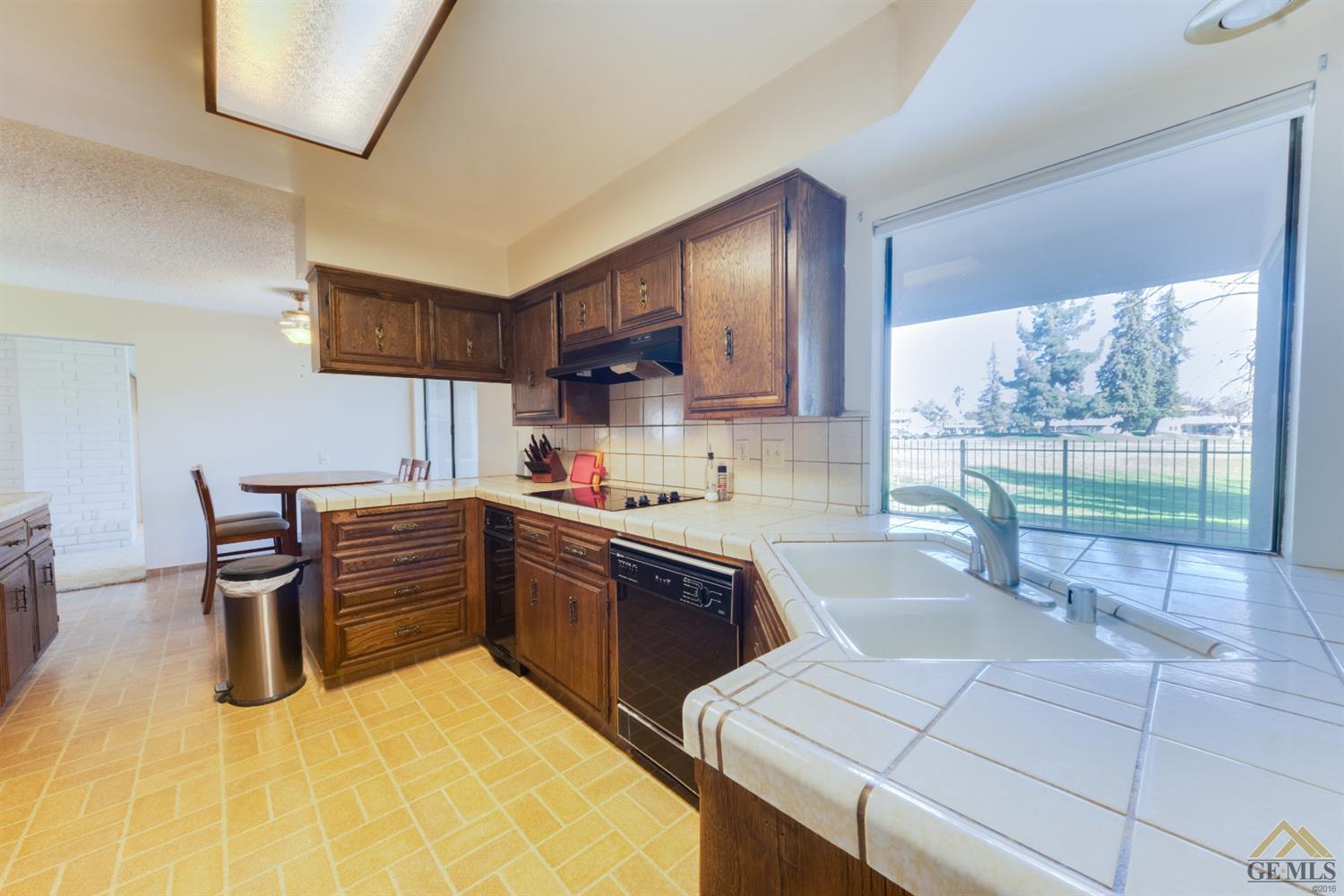 2000 Ashe Road, Unit 4 Bakersfield, CA 93309 - Photo 13 of 26