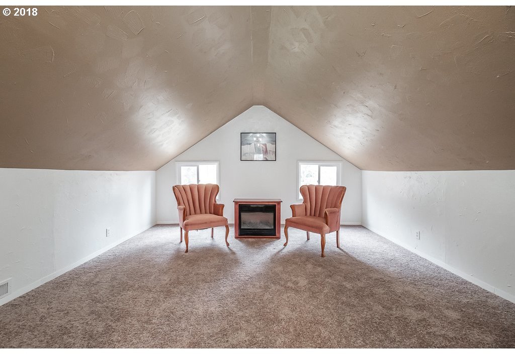 26167 Taylor Park Road Southeast Lyons, OR 97358 - Photo 17 of 28 Gallery Image 17