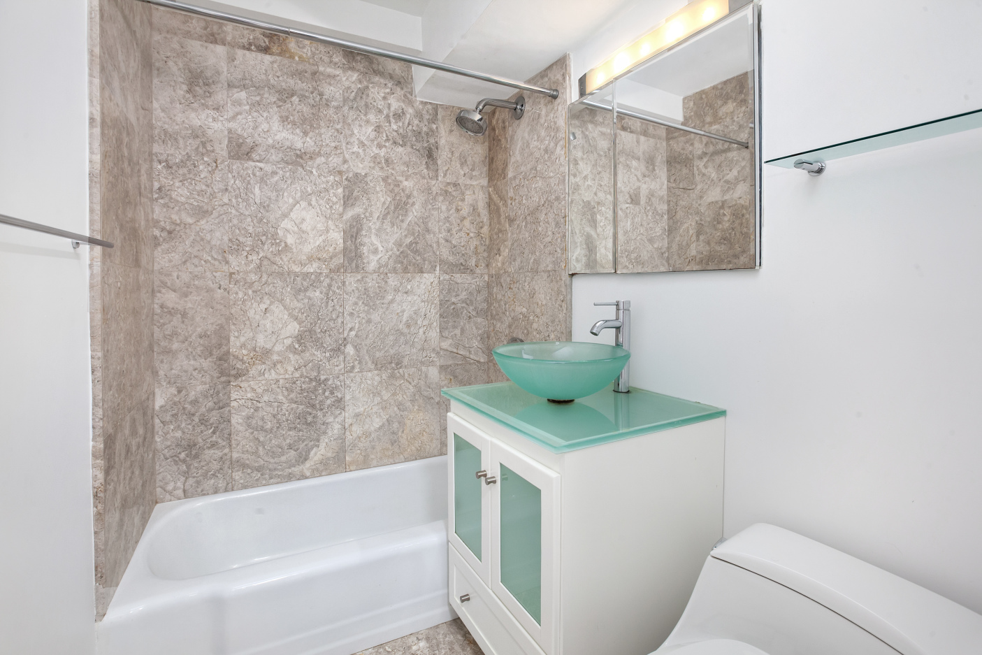 303 West 66th Street, Unit 2AW Manhattan, NY 10023 - Photo 7 of 10