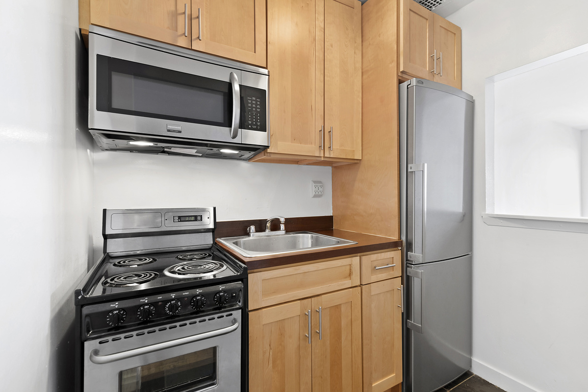 343 East 76th Street, Unit 2B Manhattan, NY 10075 - Photo 3 of 5