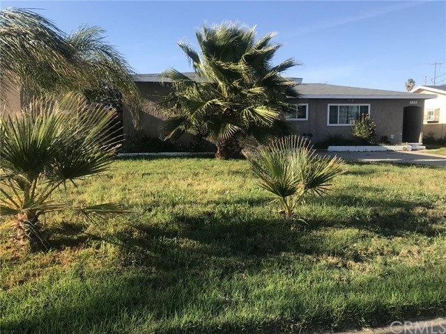 152 East Rosewood Street Rialto, CA 92376 - Photo 2 of 12