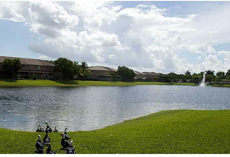 16544 Southwest 68th Terrace Miami, FL 33193 - Photo 18 of 33