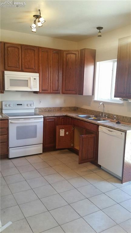 4672 Saddle Ridge Drive Colorado Springs, CO 80922 - Photo 3 of 21