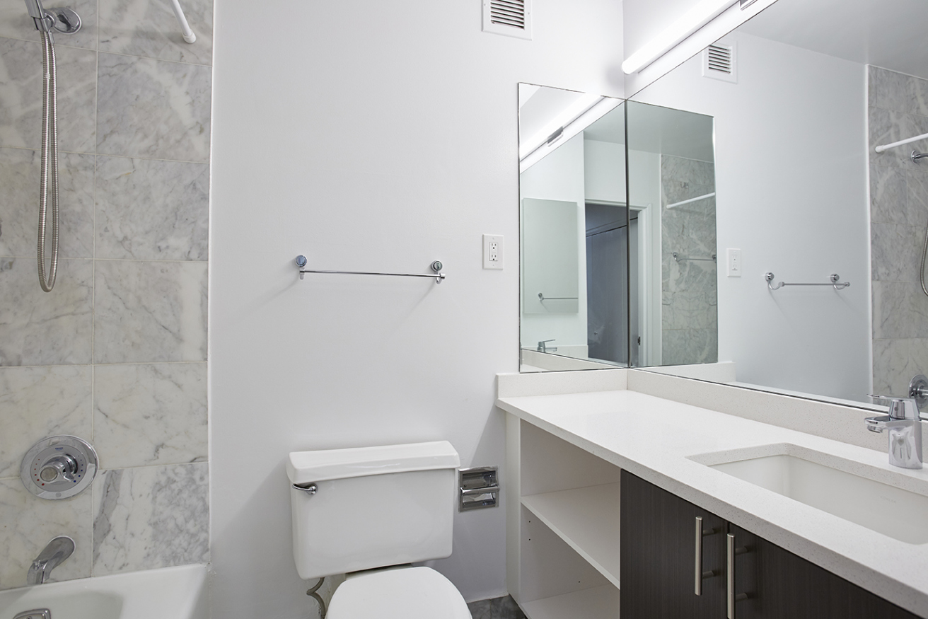 300 Rector Place, Unit 7F Manhattan, NY 10280 - Photo 4 of 8