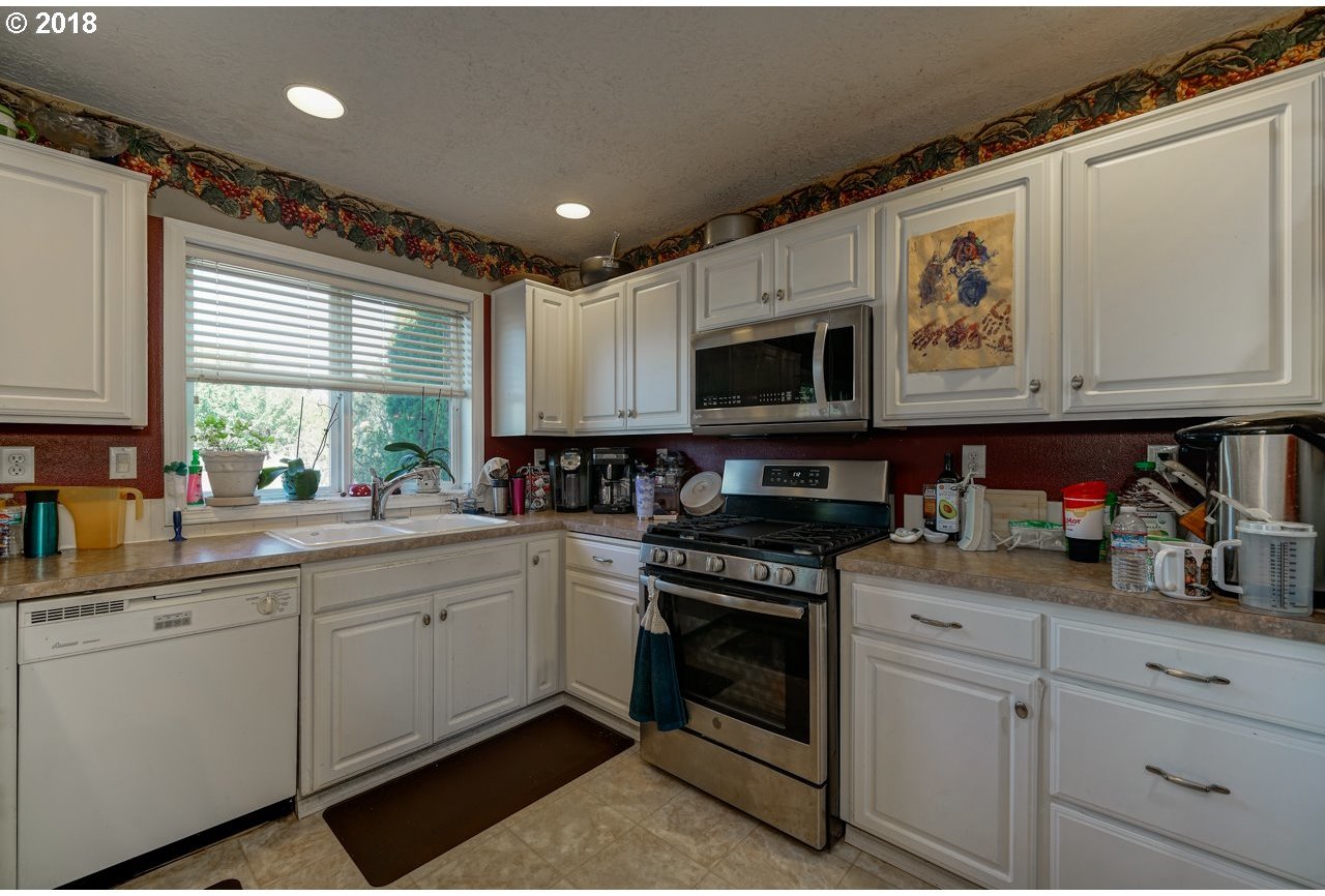 1275 Independence Avenue Woodburn, OR 97071 - Photo 18 of 32