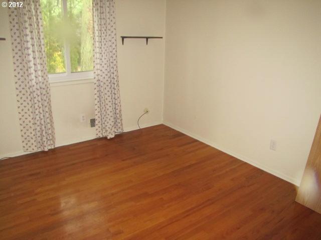 9450 Southwest Jamieson Road Beaverton, OR 97005 - Photo 7 of 16 Gallery Image 7