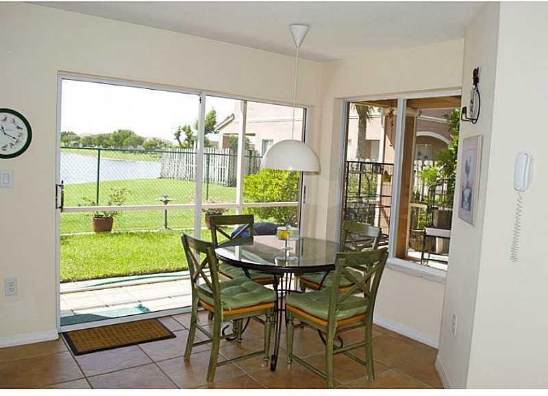 16544 Southwest 68th Terrace Miami, FL 33193 - Photo 8 of 33