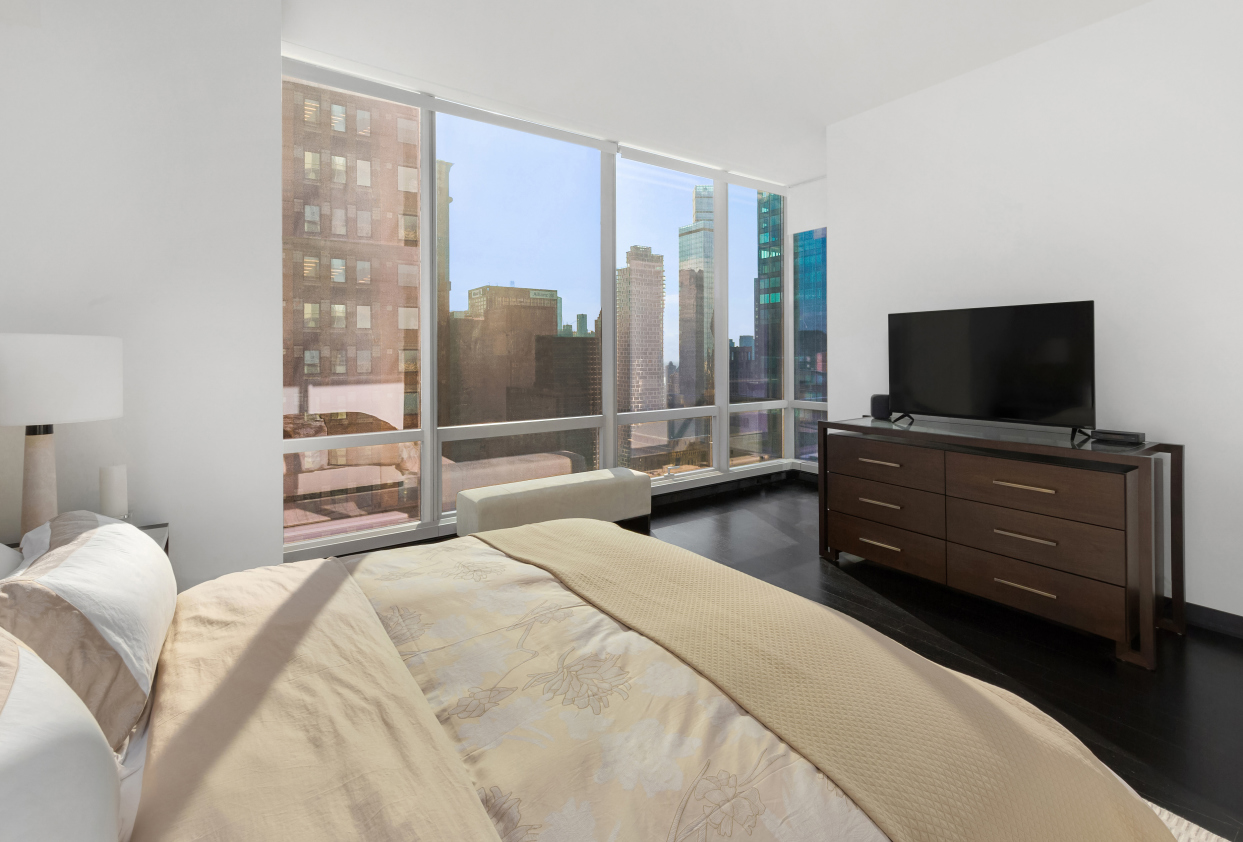 157 West 57th Street, Unit 45B Manhattan, NY 10019 - Photo 6 of 16