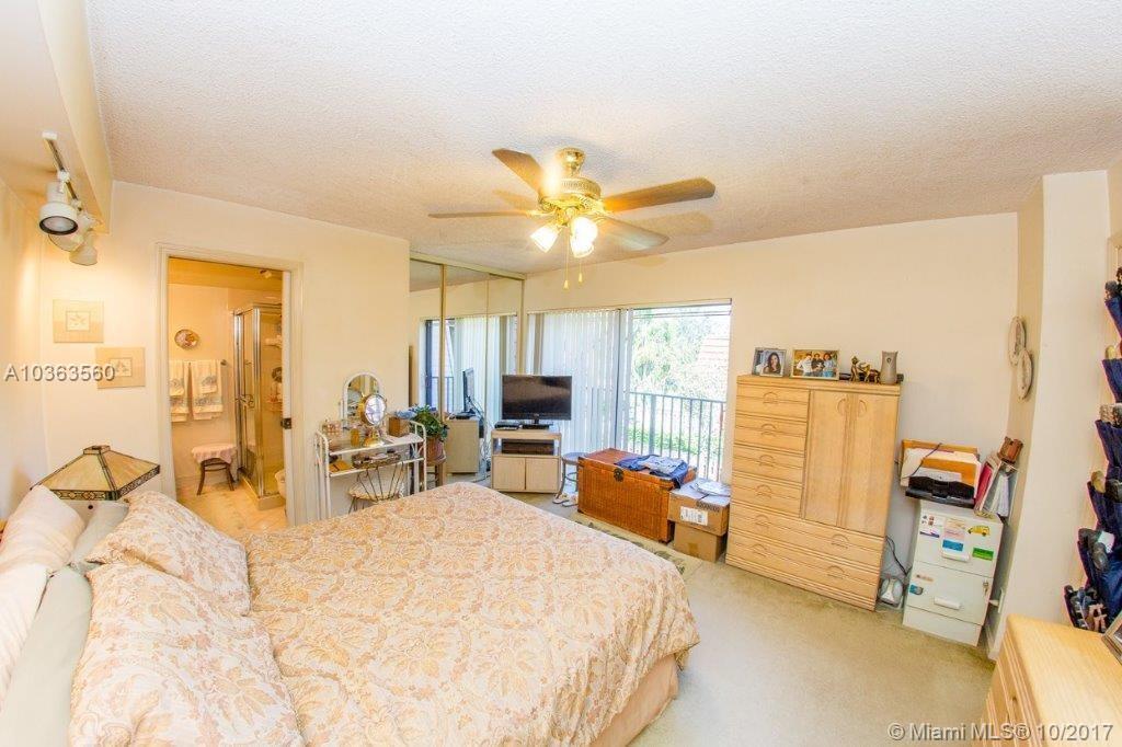 9983 Northwest 7th Street, Unit 9983 Plantation, FL 33324 - Photo 14 of 17