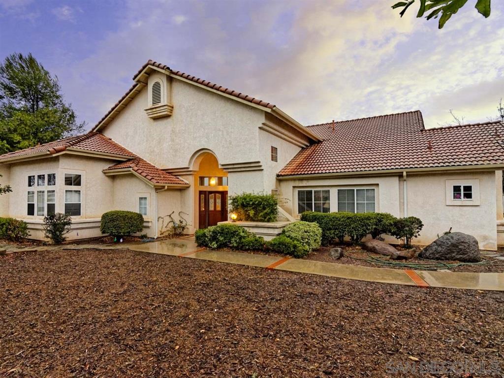 2101 Charles Dewitt Way Alpine, CA 91901 - Photo 2 of 25