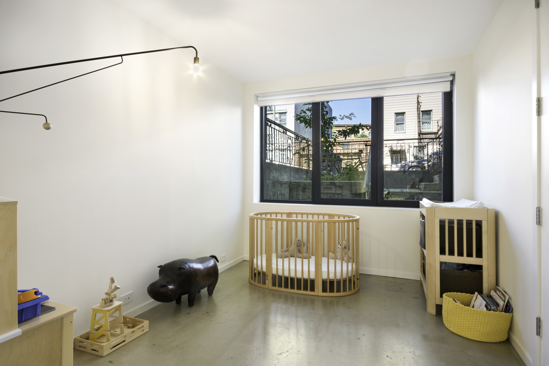 654 Humboldt Street Brooklyn, NY 11222 - Photo 3 of 8