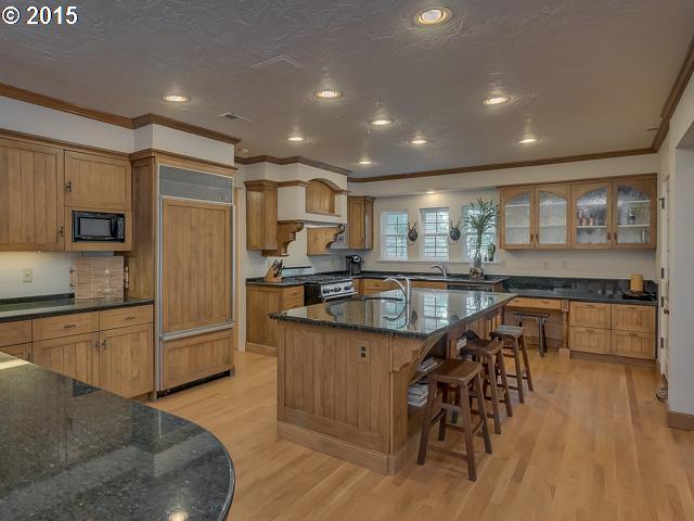 11745 Southwest Riverwood Road Portland, OR 97219 - Photo 5 of 16 Gallery Image 5