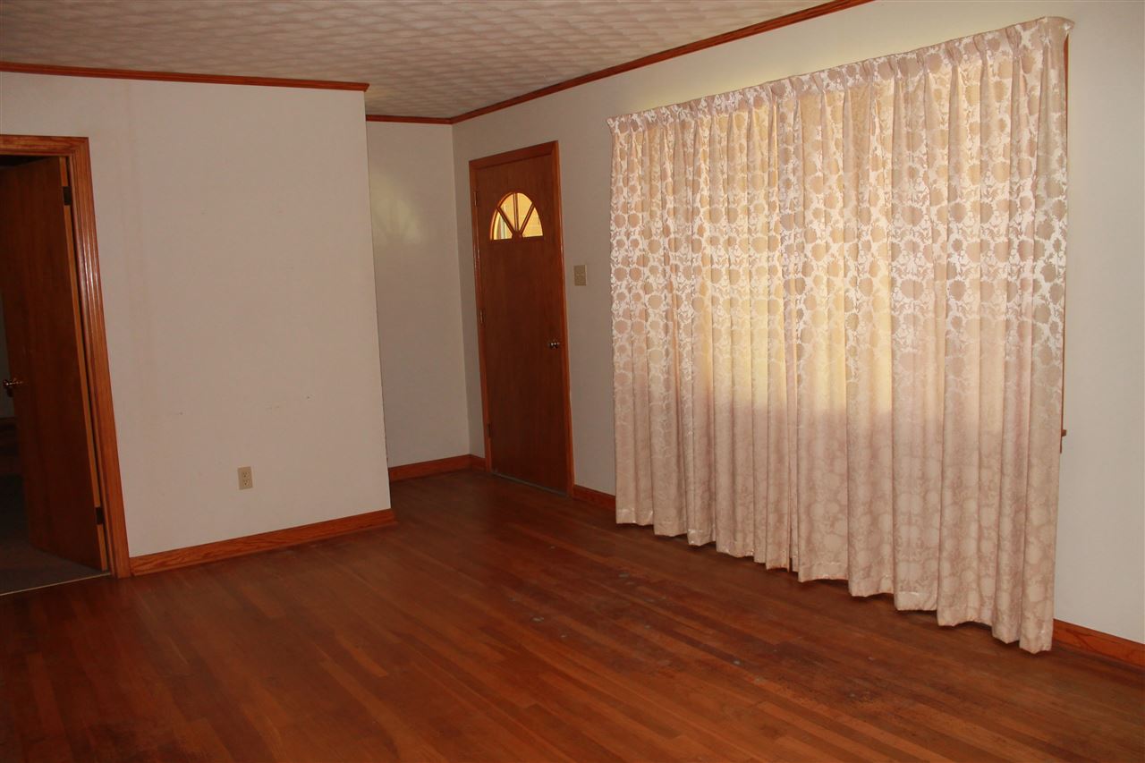 1824 McWilliams Road Covington, TN 38019 - Photo 6 of 18 hardwood flooring