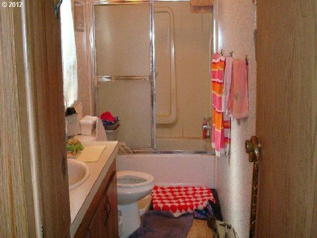 110 Northwest Vanderpool Street Dufur, OR 97021 - Photo 8 of 16 Gallery Image 8