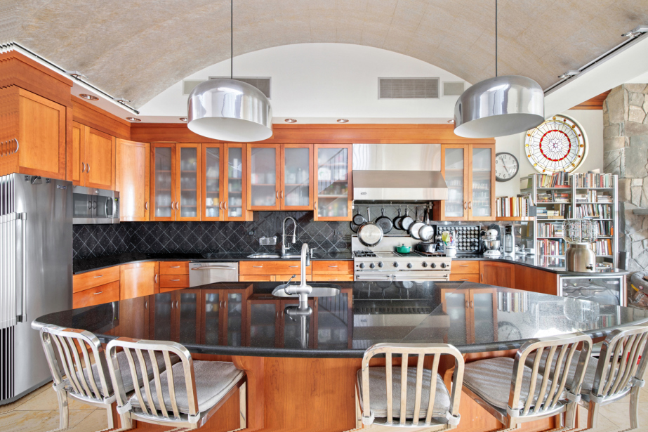 323 West 74th Street, Unit PH Manhattan, NY 10023 - Photo 3 of 20