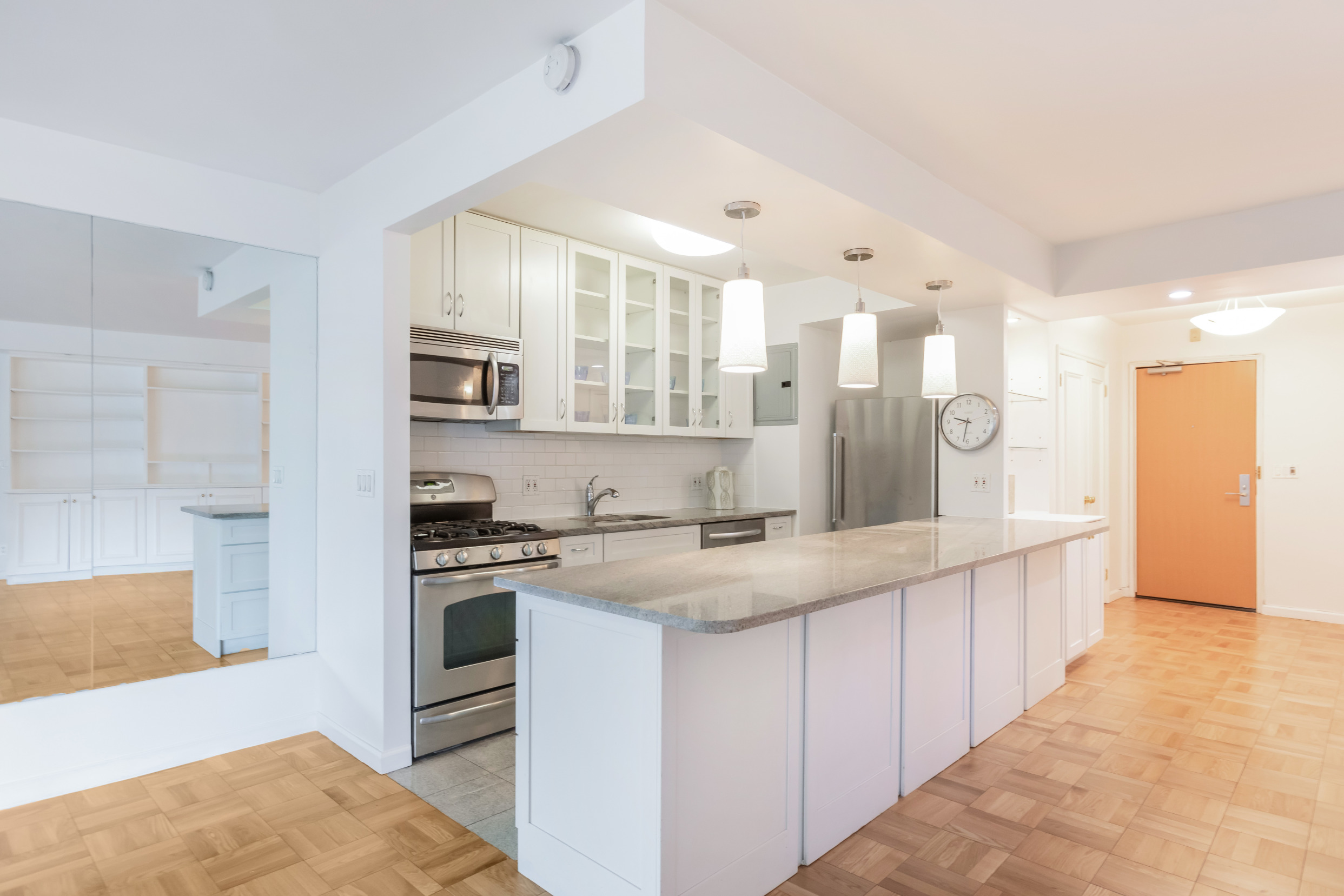 Manhattan, NY 10019 - Photo 4 of 10