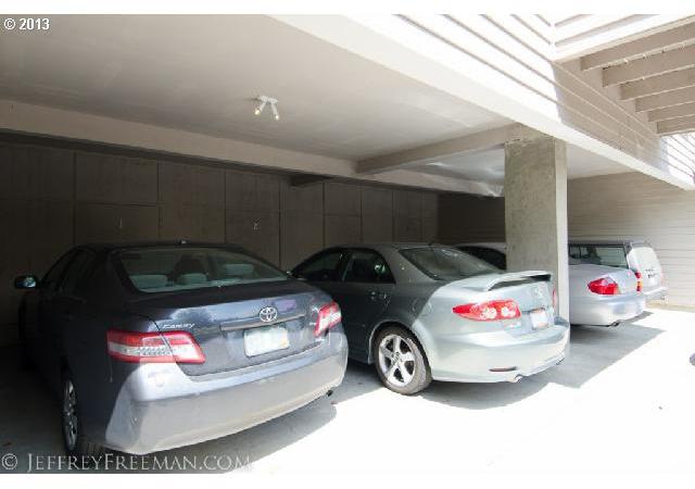 1129 Southwest Gaines Street Portland, OR 97239 - Photo 12 of 13