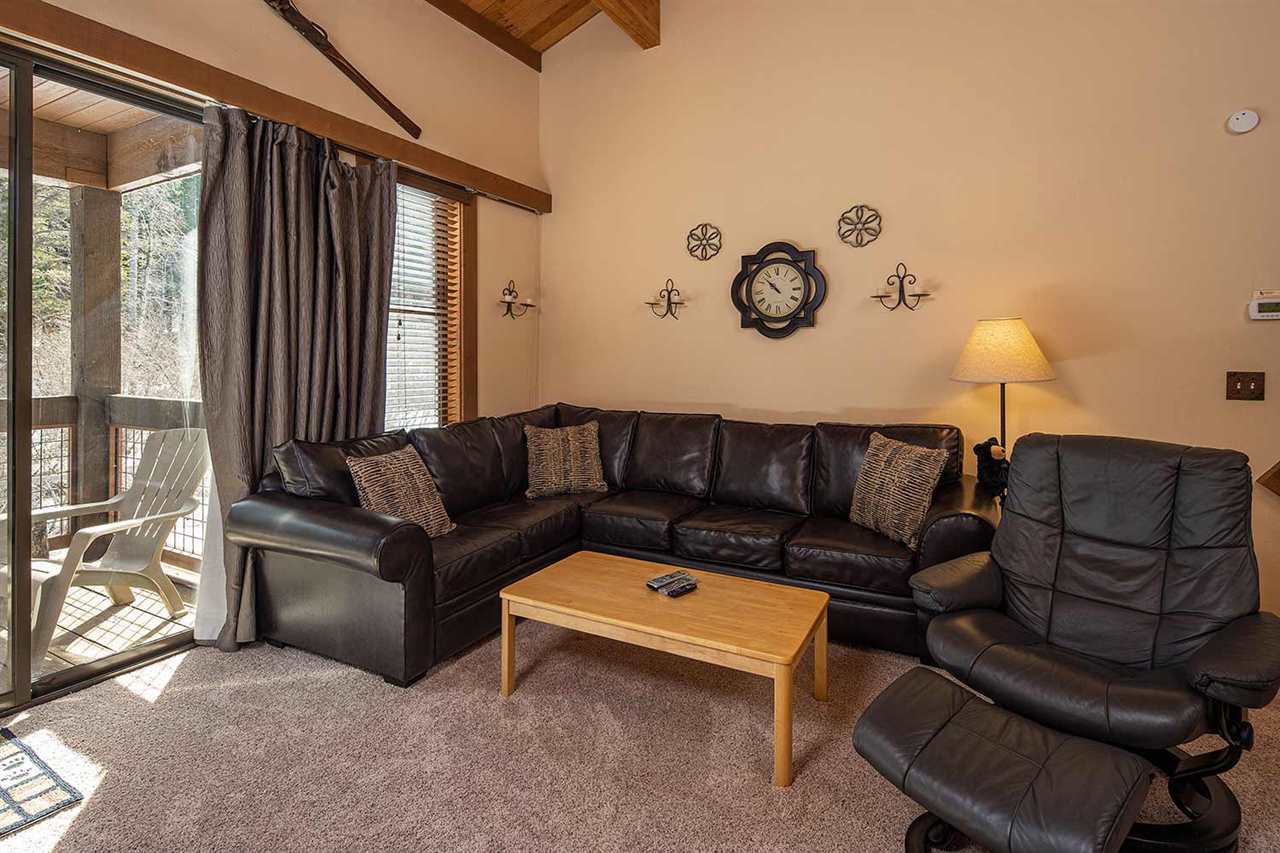 3045 Silver Strike Truckee, CA 96161 - Photo 4 of 21