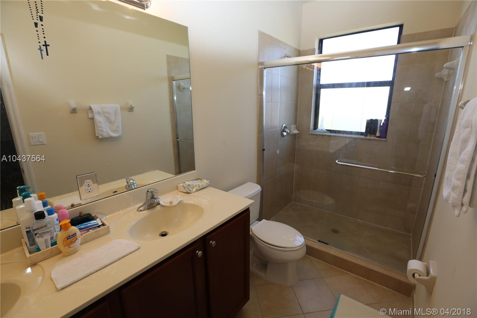 4261 Southwest 164th Path Miami, FL 33185 - Photo 10 of 17 Gallery Image 10