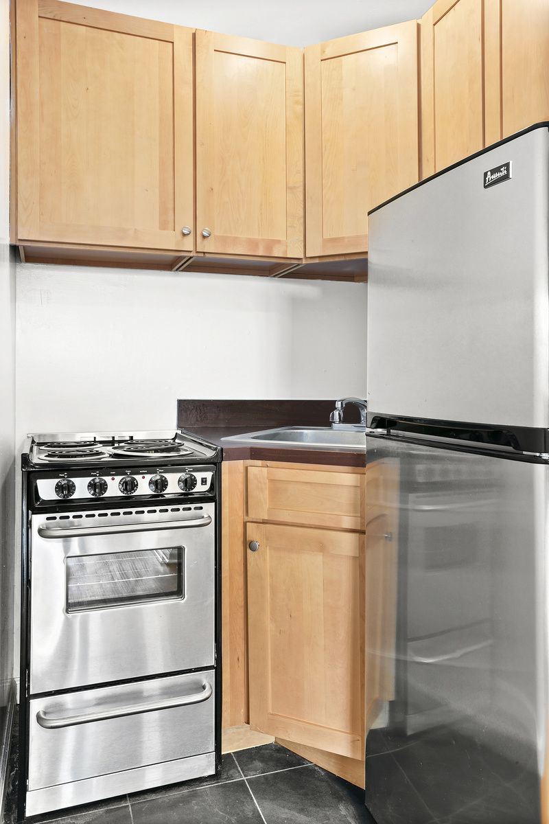 228 East 81st Street, Unit 7D Manhattan, NY 10028 - Photo 4 of 5