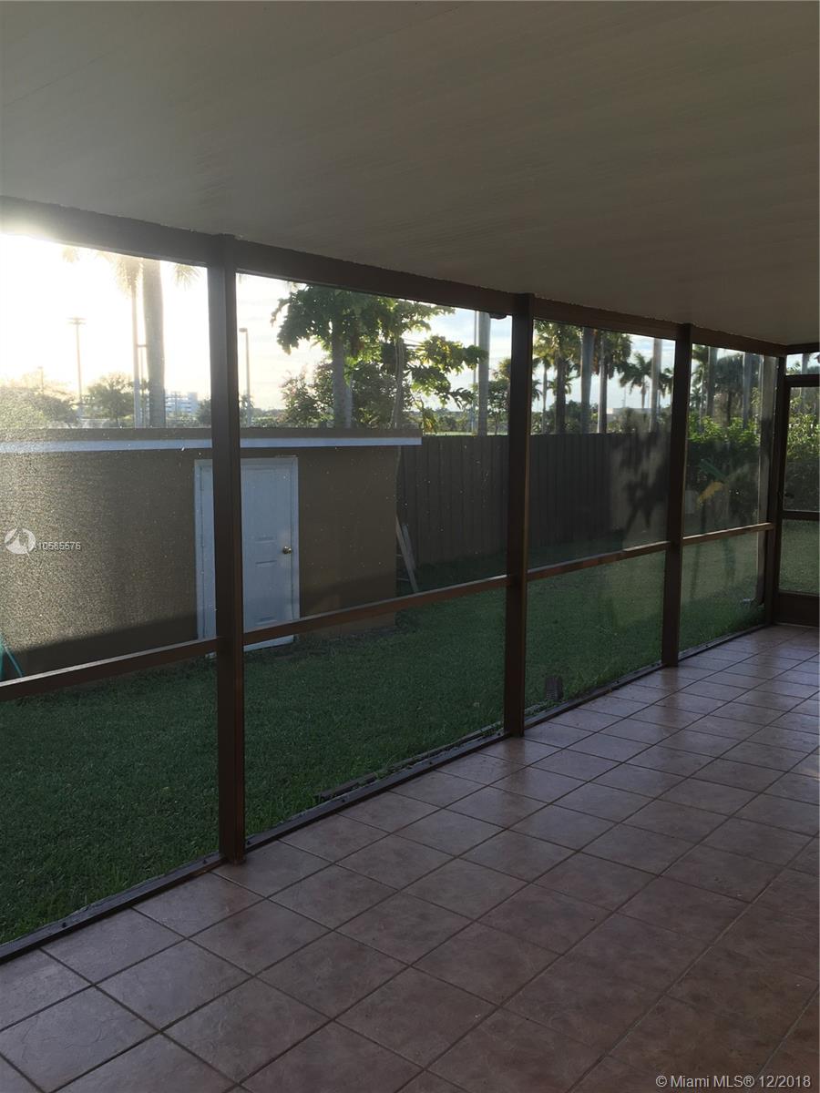 8111 Southwest 129th Avenue Miami, FL 33183 - Photo 3 of 10