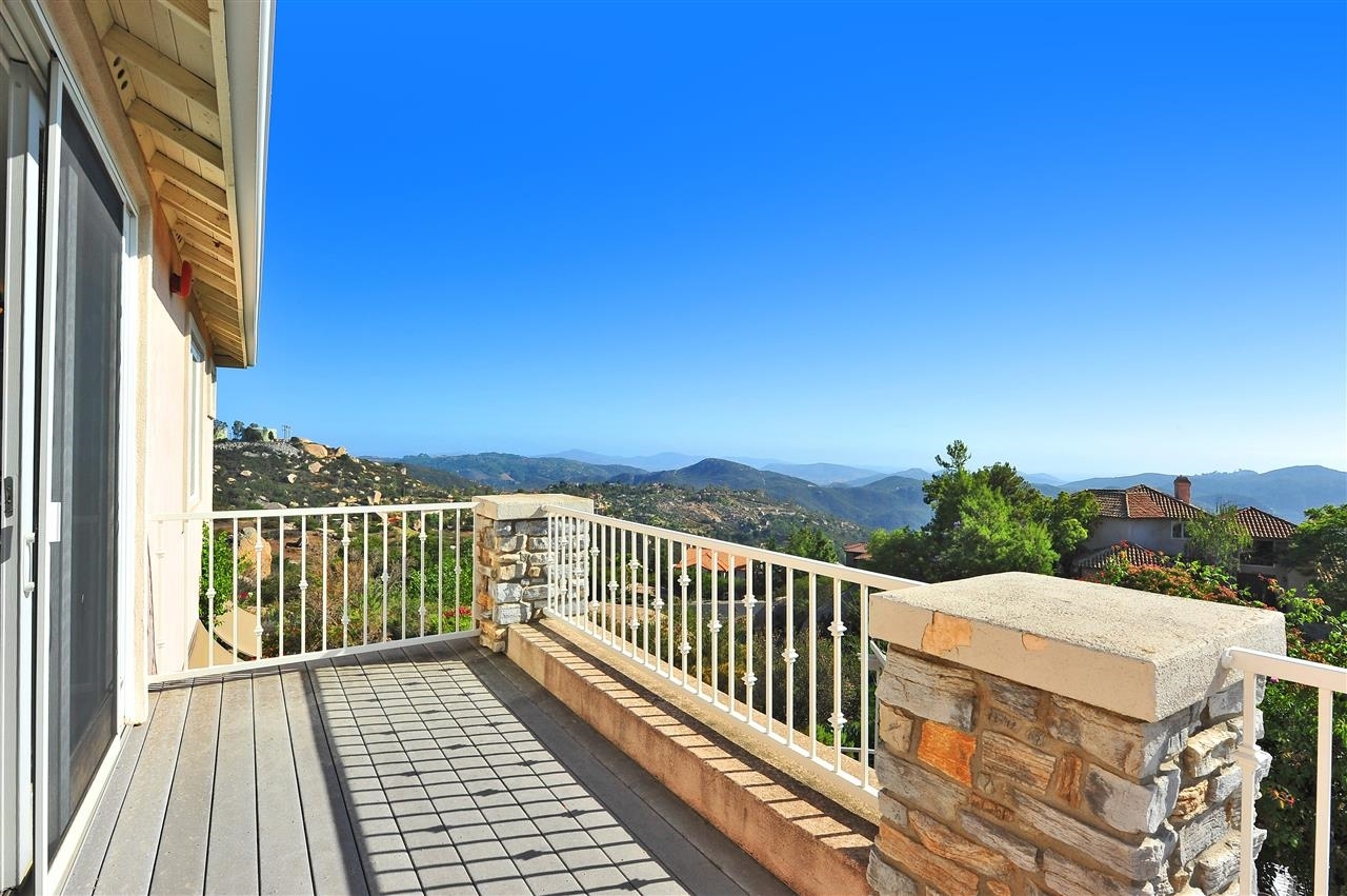 29190 Crystal Ridge Court Escondido, CA 92026 - Photo 8 of 25