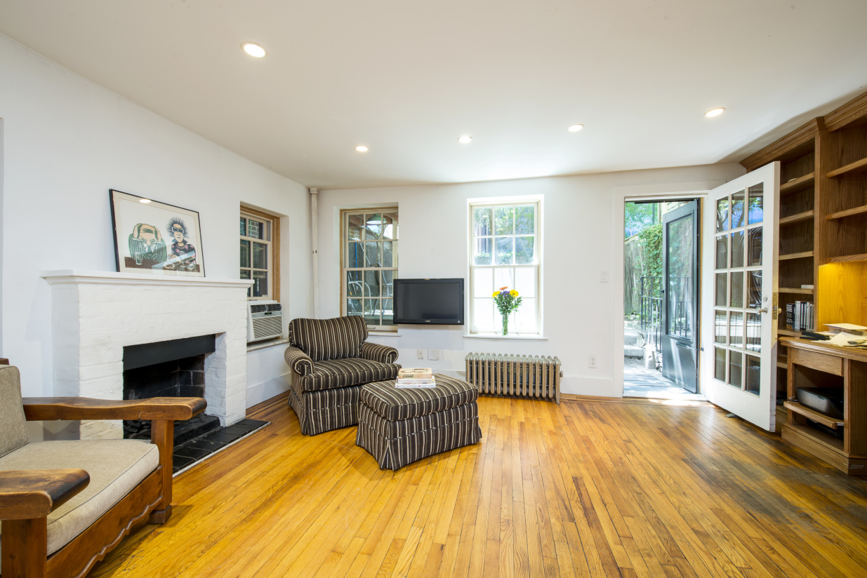 118 Waverly Place, Unit 1B Manhattan, NY 10011 - Photo 2 of 8