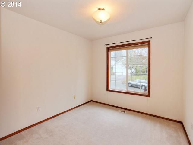 10425 Southwest Shearwater Loop Beaverton, OR 97007 - Photo 5 of 16 Gallery Image 5