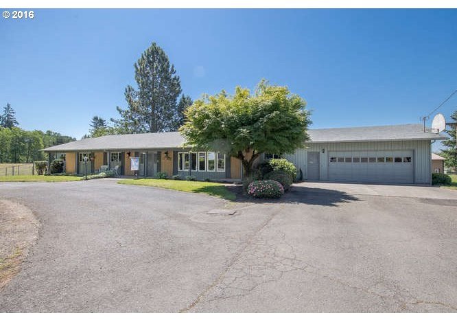 10408 Crosby Road Northeast Woodburn, OR 97071 - Photo 2 of 32 Gallery Image 2