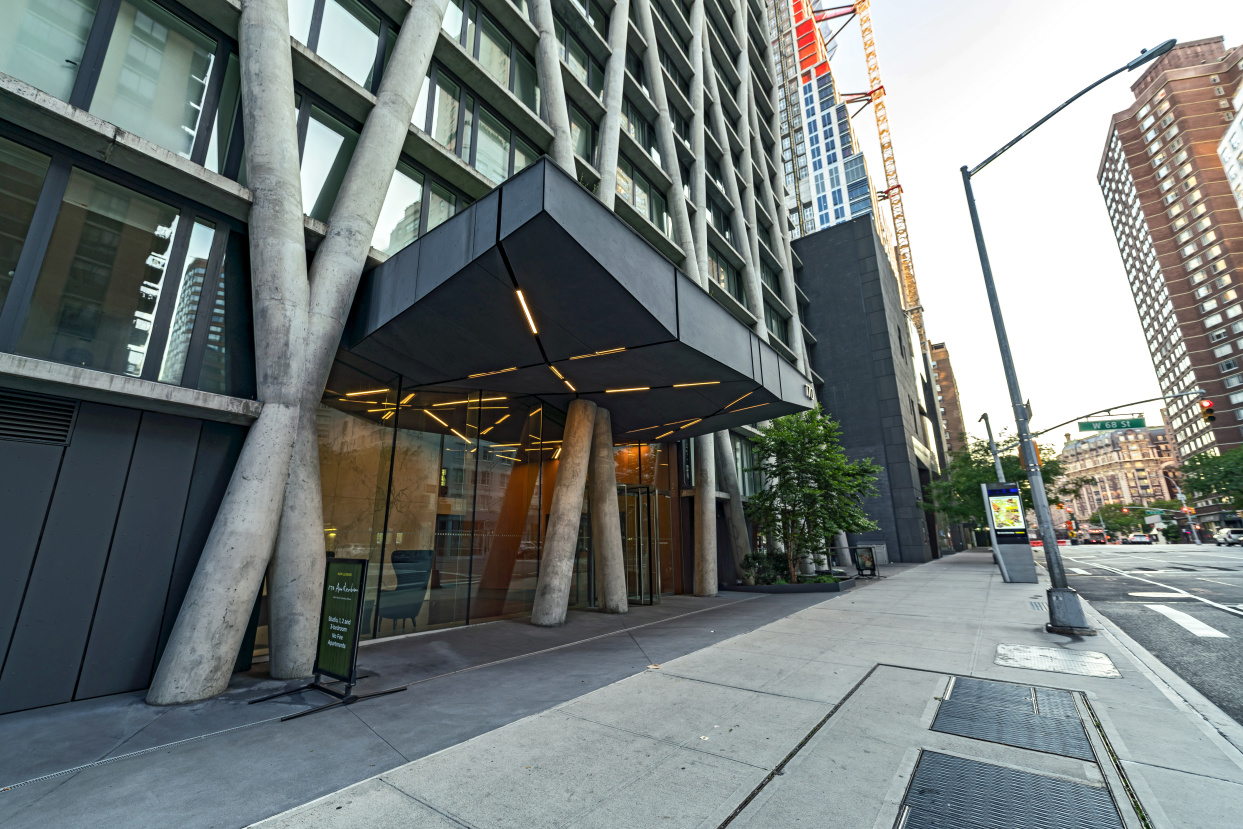 170 Amsterdam 170 Amsterdam Ave, Manhattan, NY 10023 - Photo 2 of 3