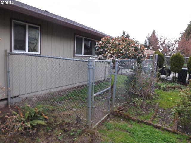 21485 Southwest Rock Road Beaverton, OR 97003 - Photo 6 of 15 Gallery Image 6