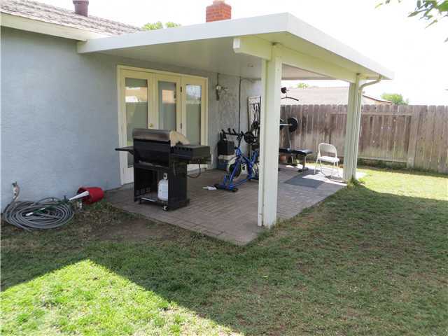 10136 Gem Tree Way Santee, CA 92071 - Photo 6 of 22 Gallery Image 6
