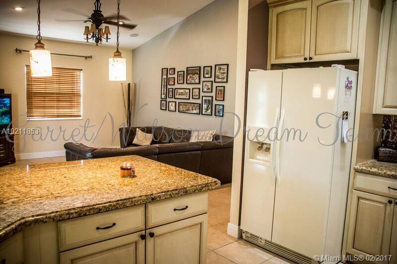 19302 Southwest 292nd Street Homestead, FL 33030 - Photo 6 of 29