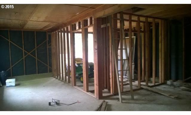 Southwest 88th Avenue Portland, OR 97225 - Photo 8 of 15 Gallery Image 8