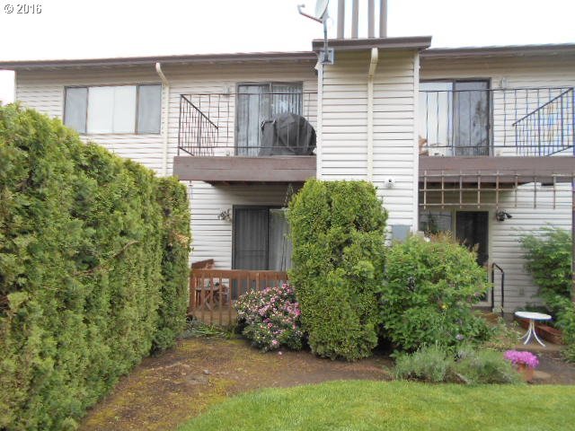 12510 Southeast Stark Street Portland, OR 97233 - Photo 12 of 20